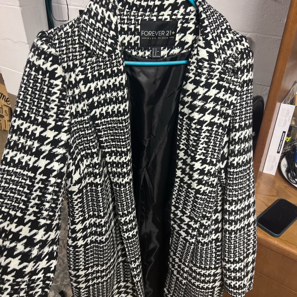 Forever 21 Longline Black & White Houndstooth Coat